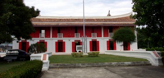Muzeum Songkhla mengandungi bahan pra-sejarah
